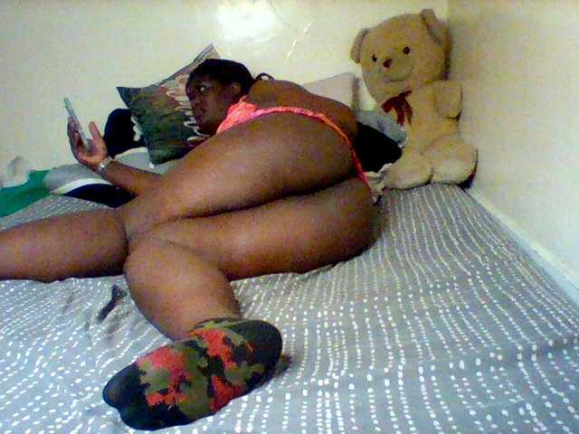 Sexxy-slim-honey live cam on BongaCams