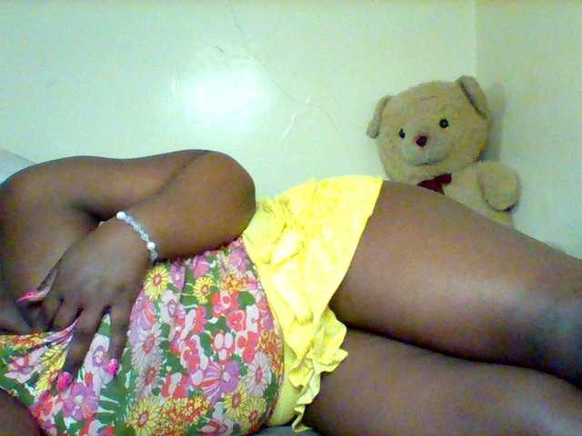Sexxy-slim-honey live cam on BongaCams