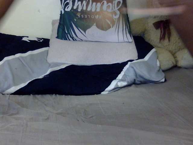 Sexxy-slim-honey live cam on BongaCams