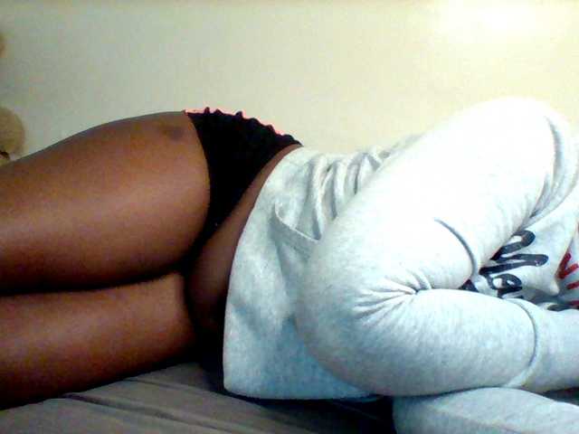 Sexxy-slim-honey live cam on BongaCams