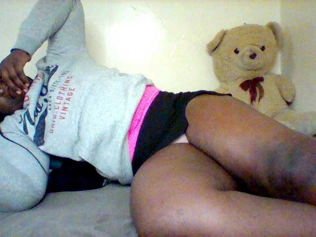 Sexxy-slim-honey webcam bongacams model stream image