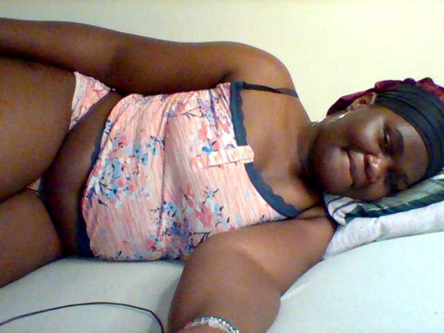 Sexxy-slim-honey live cam on BongaCams