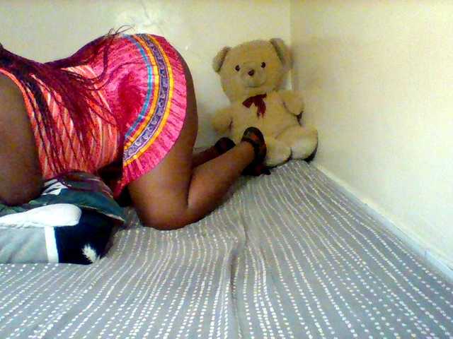 Sexxy-slim-honey live cam on BongaCams