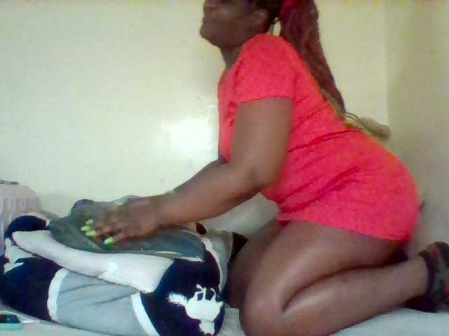 Sexxy-slim-honey live cam on BongaCams