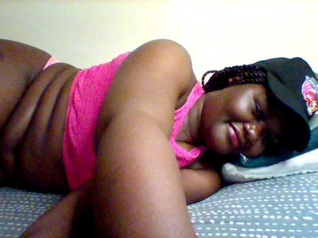 Sexxy-slim-honey live cam on BongaCams