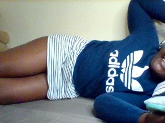 Sexxy-slim-honey live cam on BongaCams