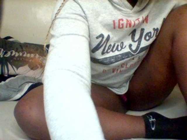 Sexxy-slim-honey live cam on BongaCams