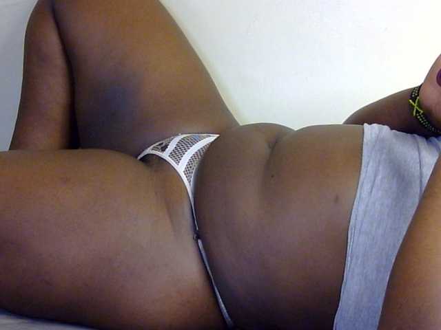 Sexxy-slim-honey live cam on BongaCams