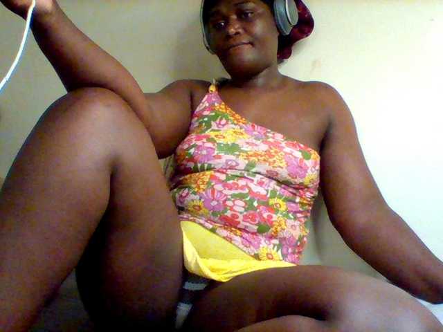 Sexxy-slim-honey live cam on BongaCams