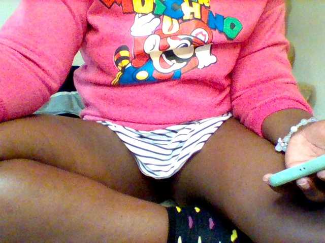Sexxy-slim-honey live cam on BongaCams