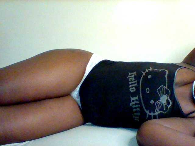 Sexxy-slim-honey live cam on BongaCams