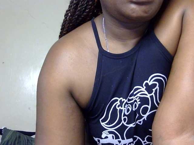 Sexxy-slim-honey live cam on BongaCams