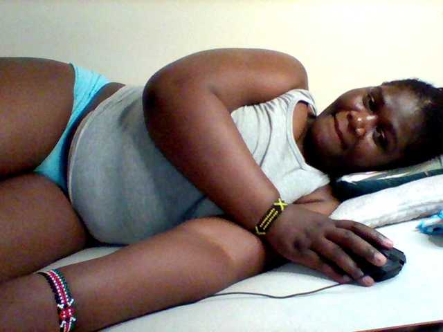 Sexxy-slim-honey live cam on BongaCams