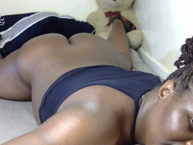 Sexxy-slim-honey live cam on BongaCams