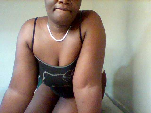 Sexxy-slim-honey live cam on BongaCams