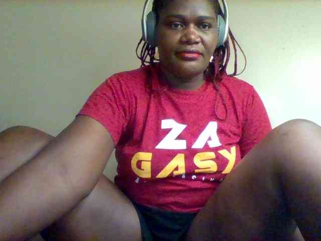 Sexxy-slim-honey webcam