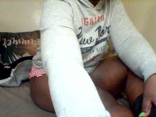 Sexxy-slim-honey webcam