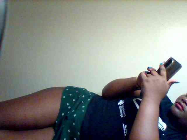 Sexxy-slim-honey webcam