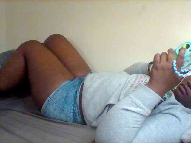 Sexxy-slim-honey webcam