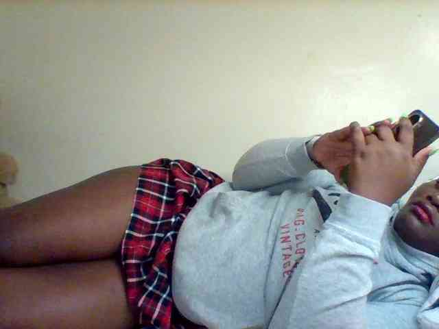 Sexxy-slim-honey webcam