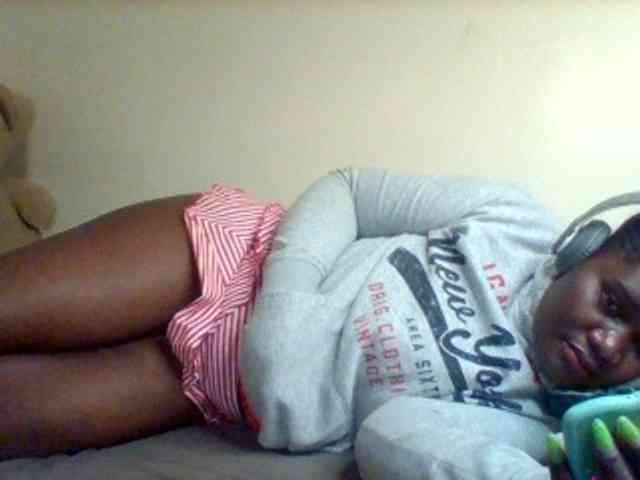 Sexxy-slim-honey webcam