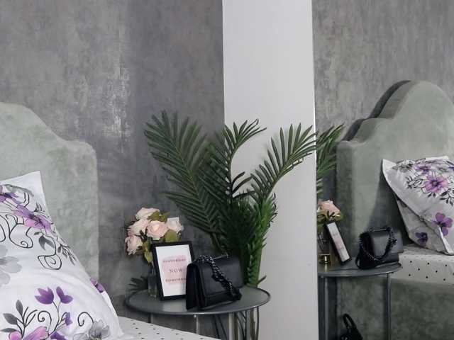 LisaCroft, live now on BongaCams
