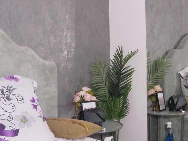 LisaCroft — live female cam