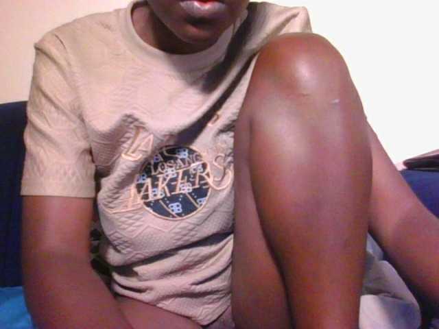 le modèle Cutebabes est en webcam porno dans un show sur le site bongacams, il possède les tags suivants: Ebony,Brunette,Hairy