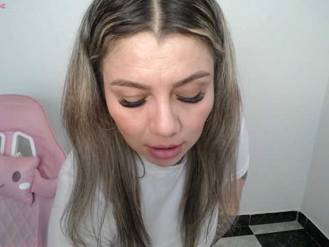 Isabella-wish1 live webcam show