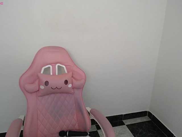 Isabella-wish1 live webcam show