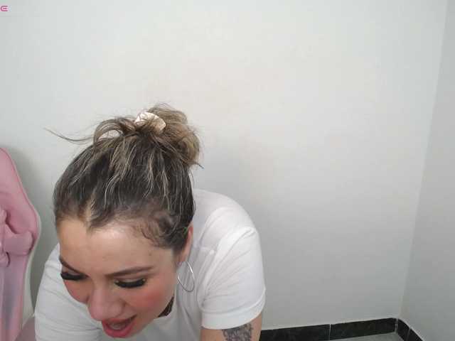Isabella-wish1 live cam on BongaCams