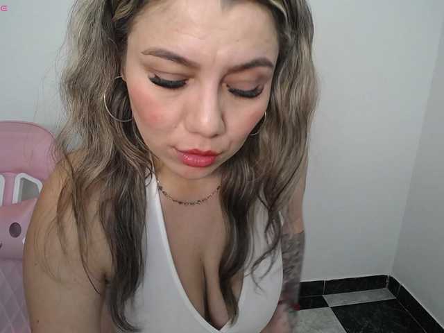 Isabella-wish1 live webcam show