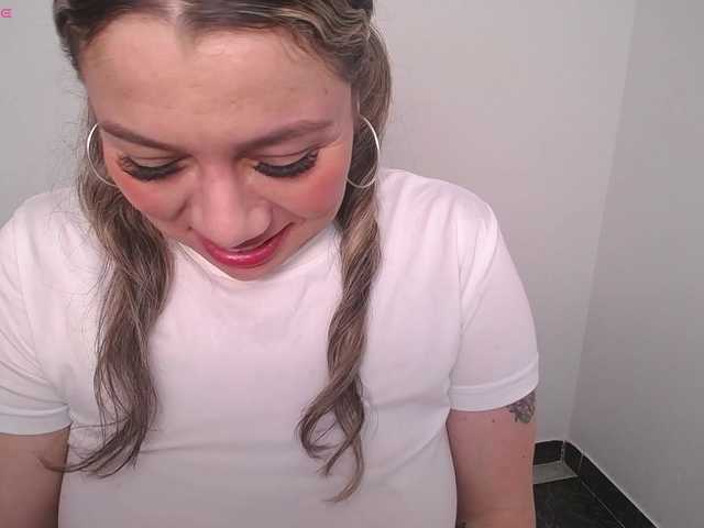Isabella-wish1 live cam on BongaCams