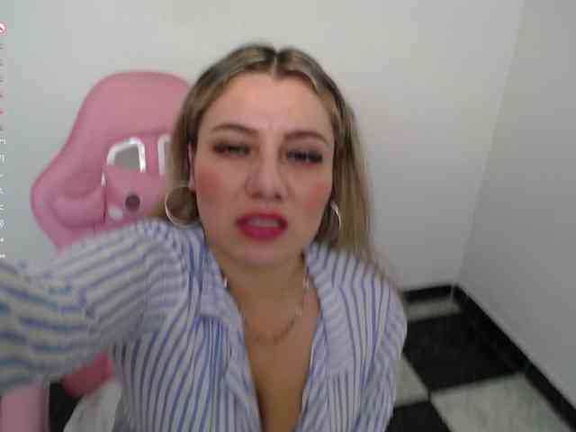 Isabella-wish1 webcam