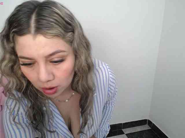 Isabella-wish1 webcam