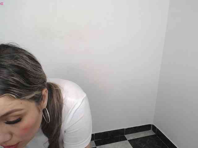 Isabella-wish1 webcam