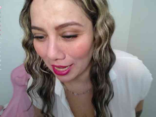 Isabella-wish1 webcam