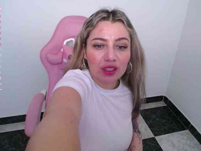 Isabella-wish1 webcam