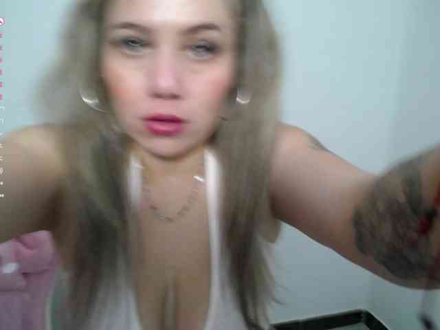Isabella-wish1 webcam
