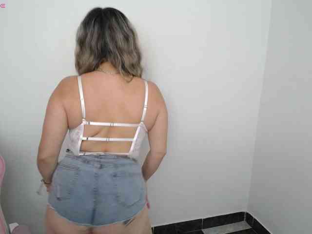 Isabella-wish1 webcam