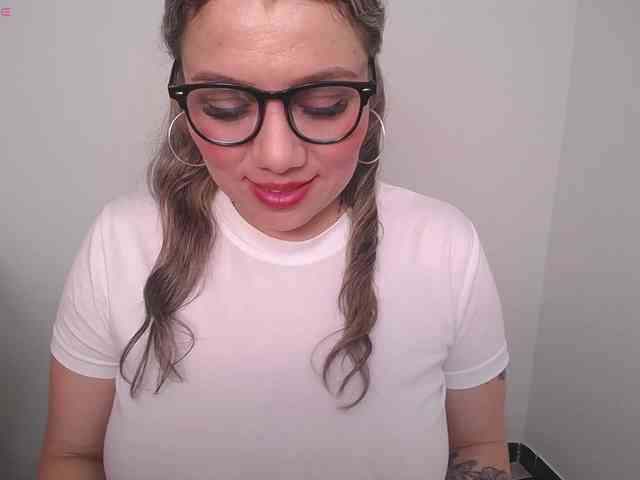 Isabella-wish1 webcam