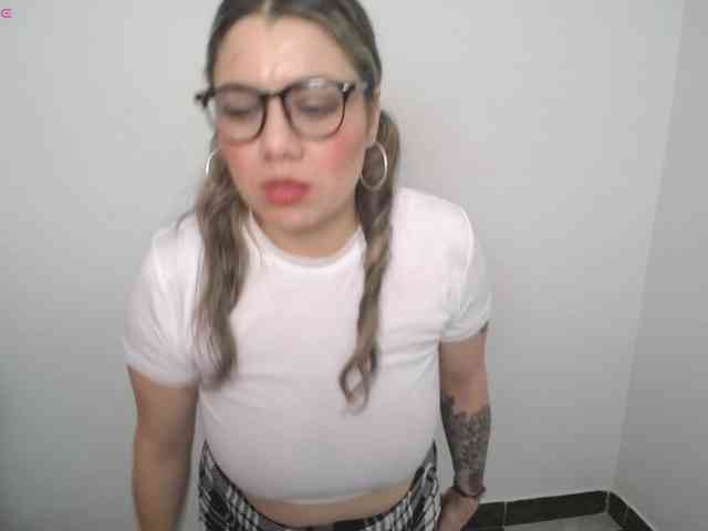Isabella-wish1 webcam