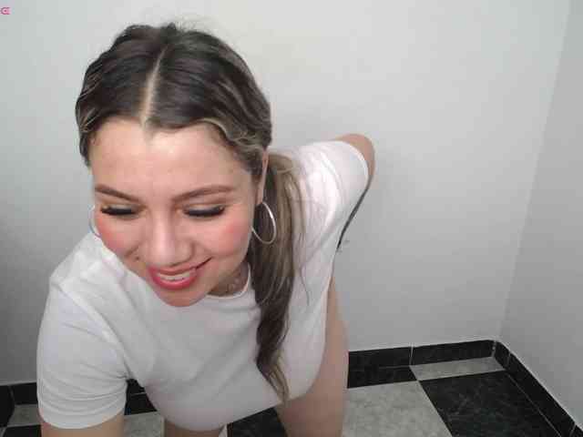 Isabella-wish1 webcam