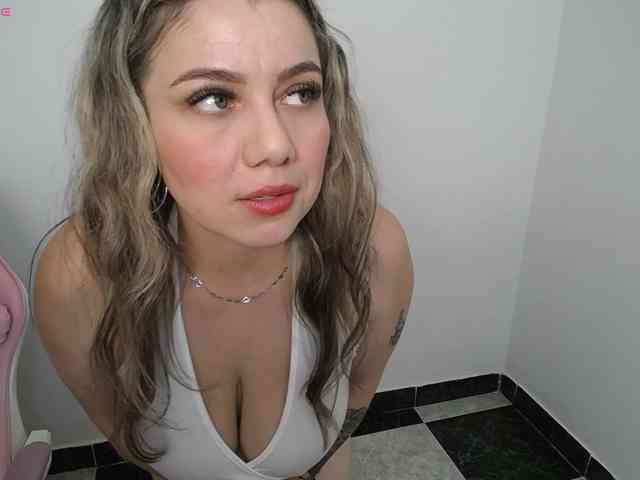 Isabella-wish1 webcam