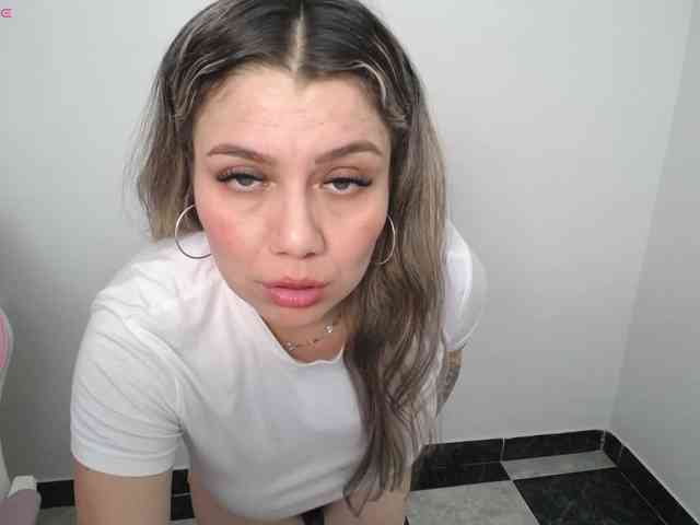 Isabella-wish1 webcam
