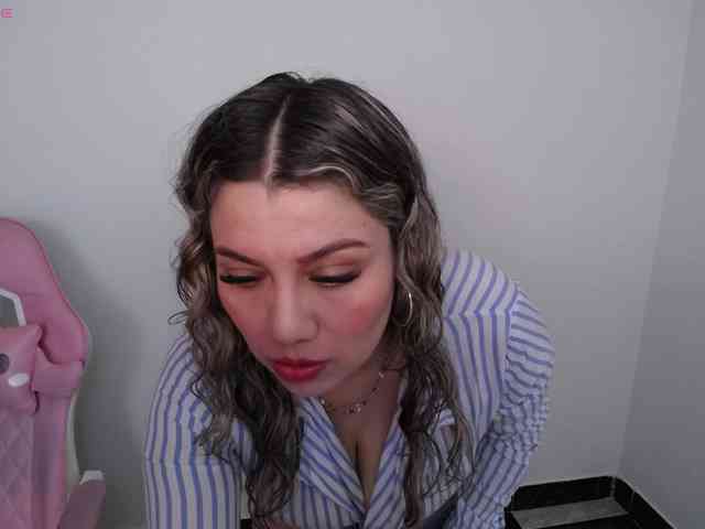 Isabella-wish1 webcam