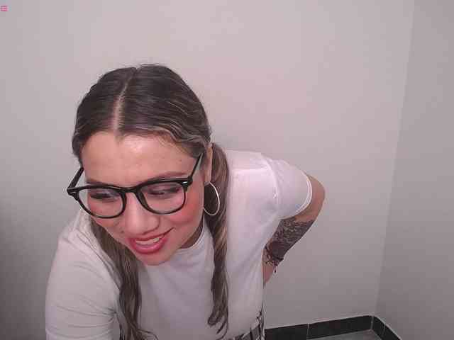 Isabella-wish1 webcam