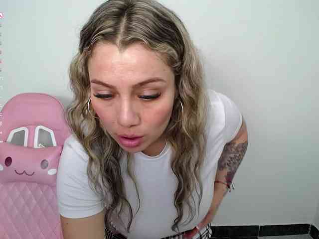 Isabella-wish1 webcam