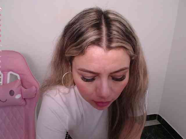Isabella-wish1 webcam