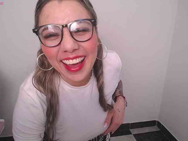 Isabella-wish1 webcam